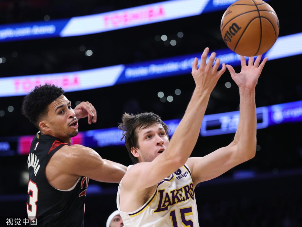 他的表现不 他的表现不