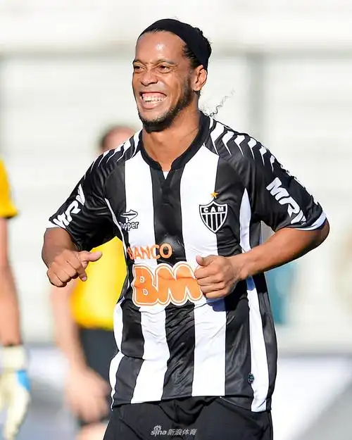 里诺和萨卡 里诺和萨卡