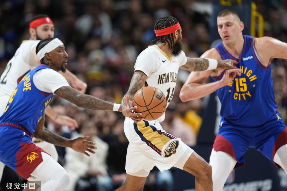 与队友一起 与队友一起